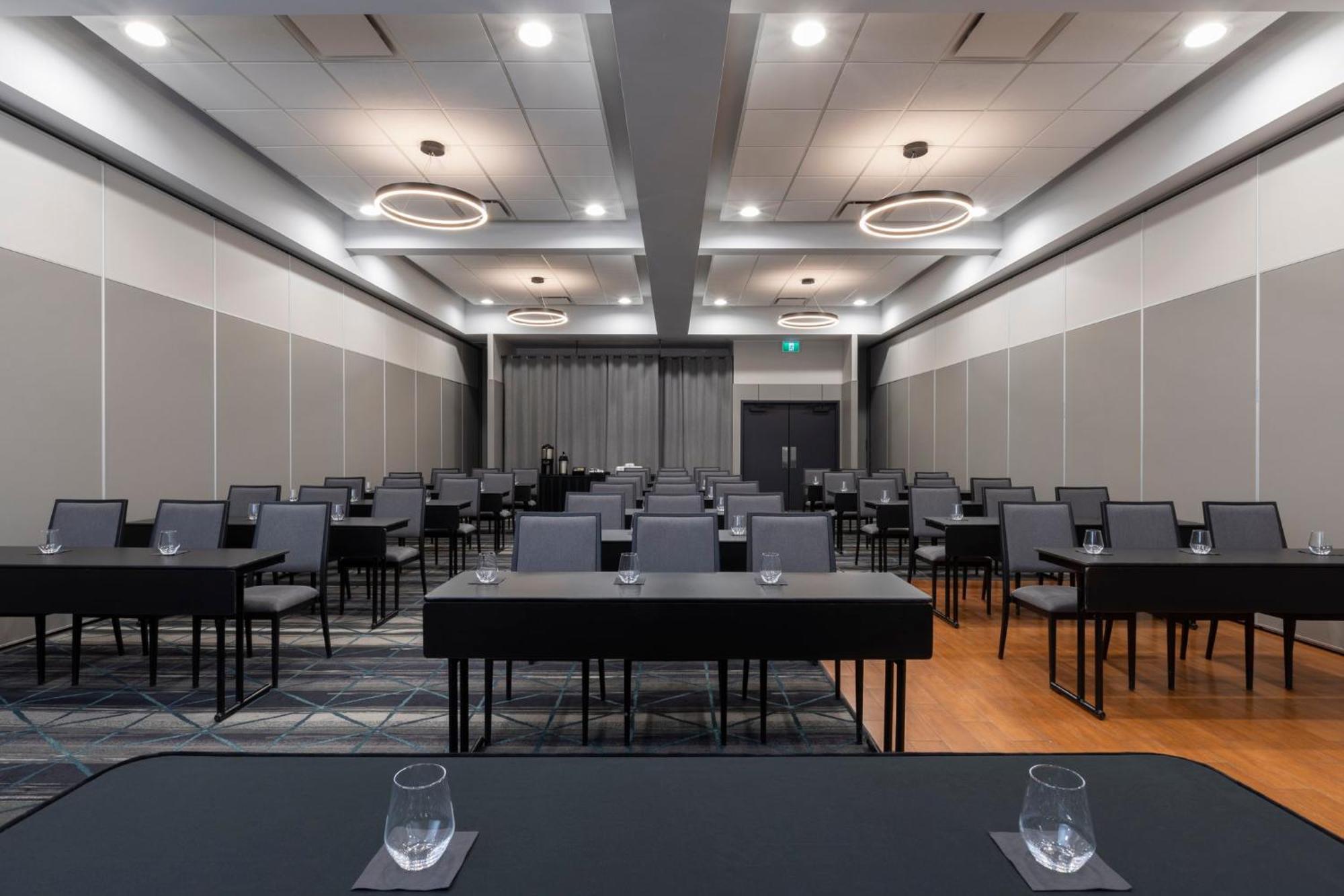Holiday Inn St-Jean-Sur-Richelieu Congres By Ihg Saint-Jean-sur-Richelieu Exterior photo
